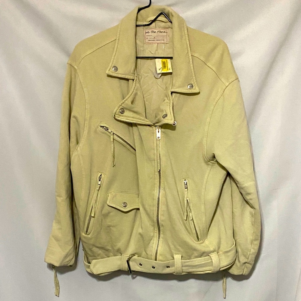 We The Free‎ Light Tan Jacket Women’s size Medium  POCKETS ZIPPERS EUC CLEAN